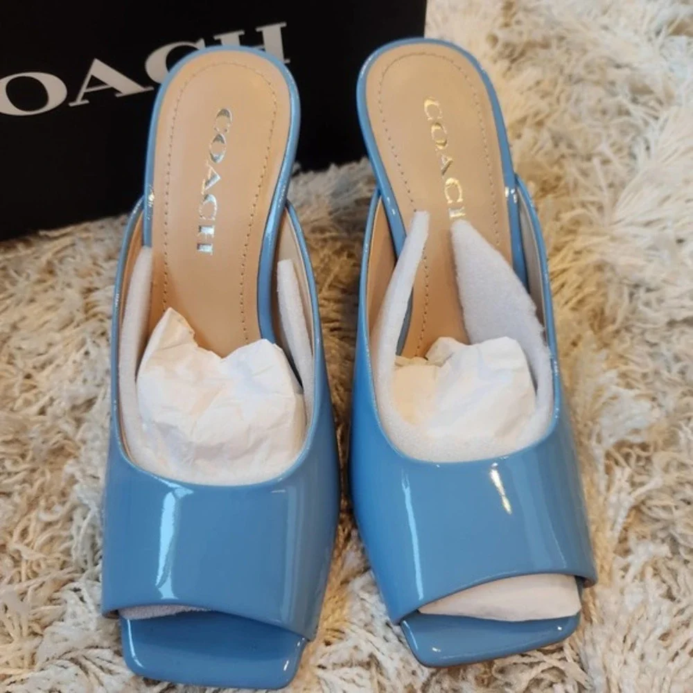 Coach Laurence Heel in Blue Patent Size 7 - Picture 2 of 7